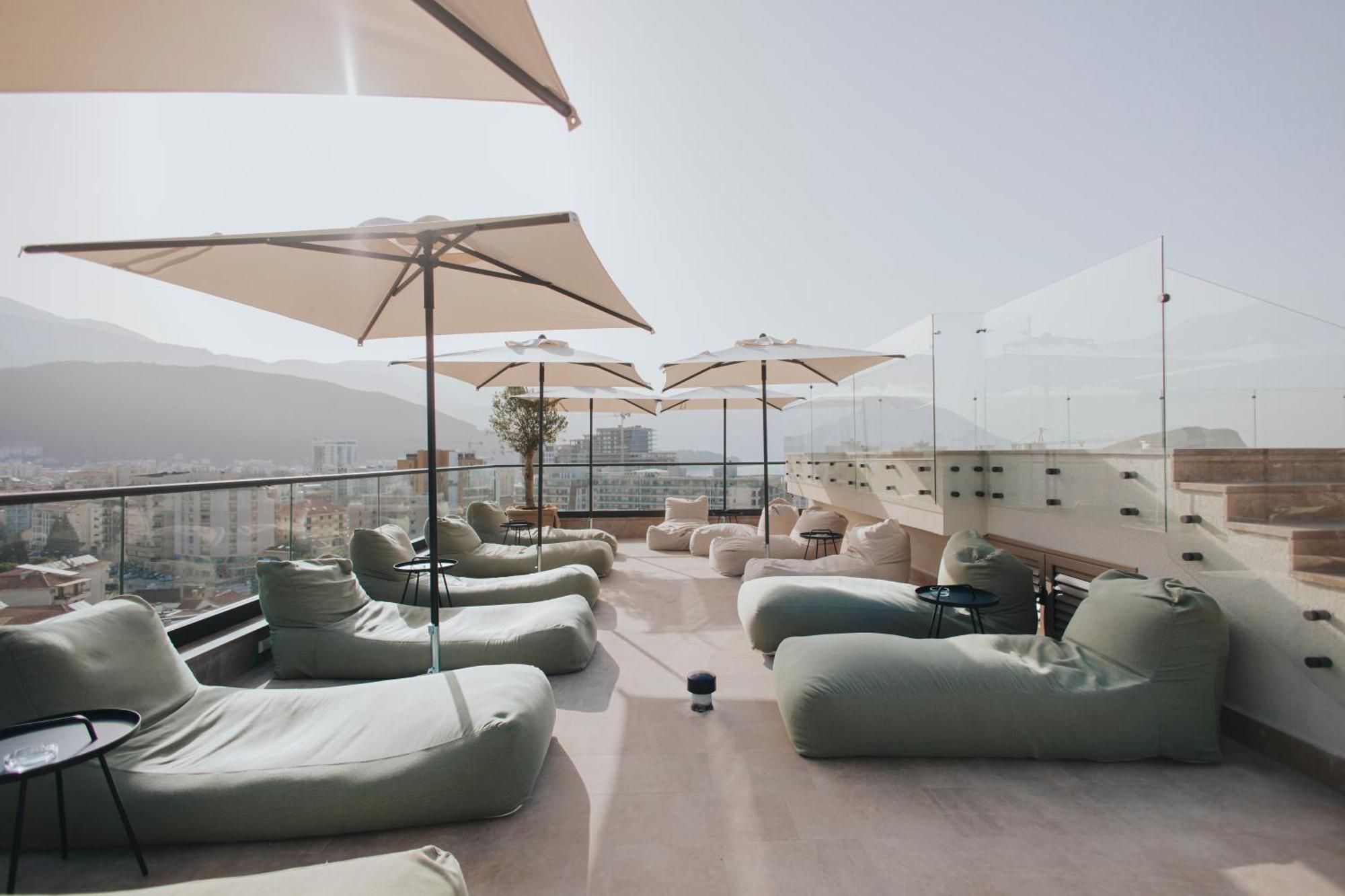 Infinity Hotel & More Будва Екстериор снимка